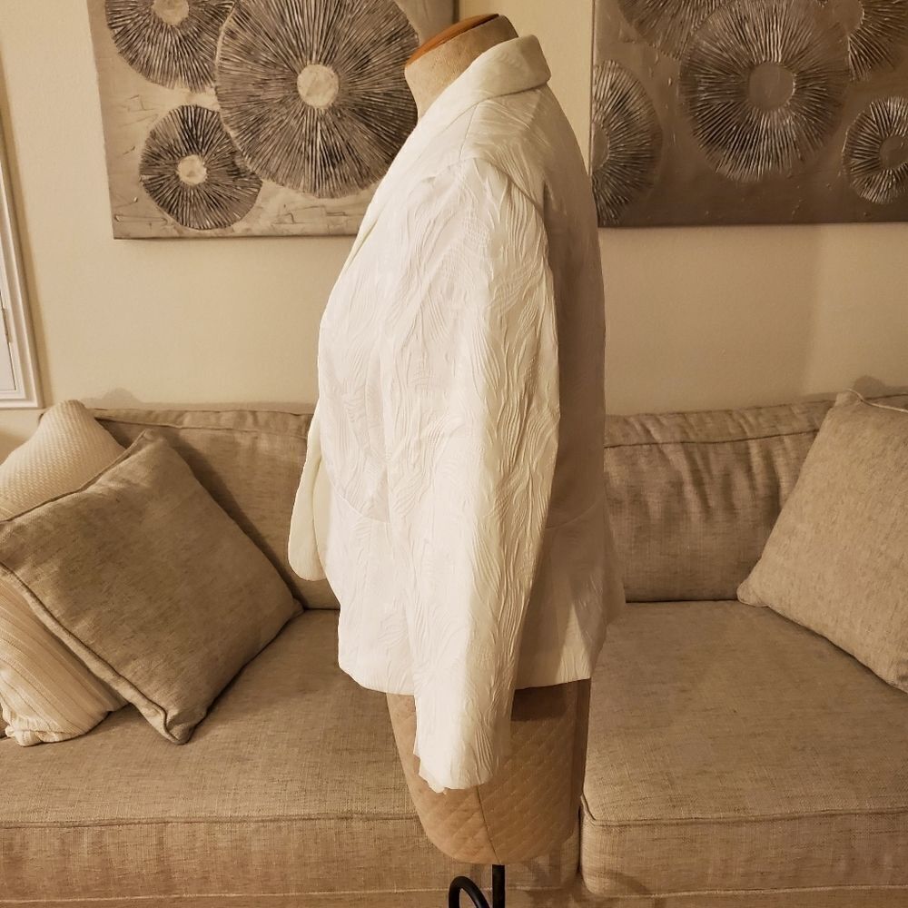Kasper 3/4-Sleeve Textured-Leaf Blazer - Picture 6 of 12